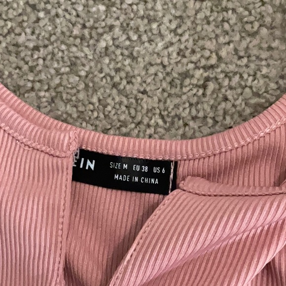 Set of 2 tanks Shein - Picture 2 of 3